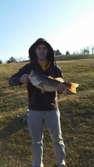 Nice 5.12lbs bass. Caught on a black and red 8